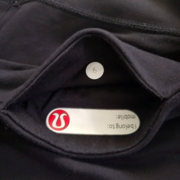 LULULEMON black capri workout athletic leggings - Picture 2 of 5